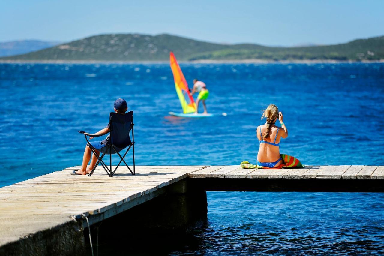 Apartment L And S On The Beach Ugrinici Екстериор снимка